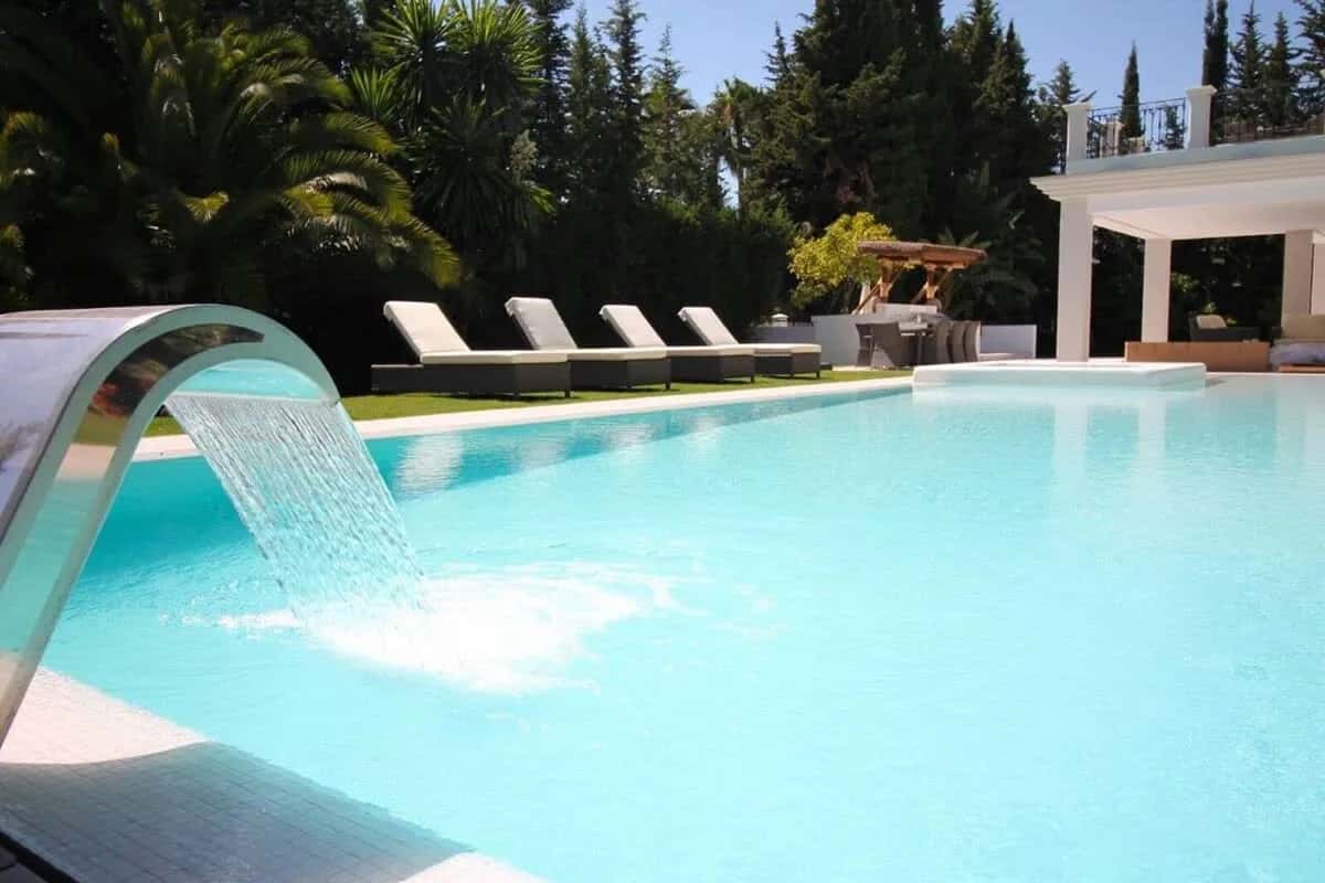 CHIC Spanish Villa pool & spa next to golf cours