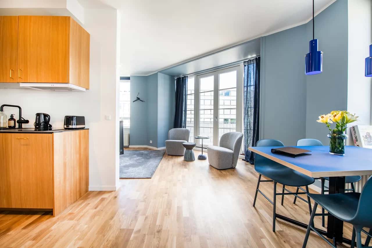 The Lakes 1BR swanky by Daniel & Jacob's