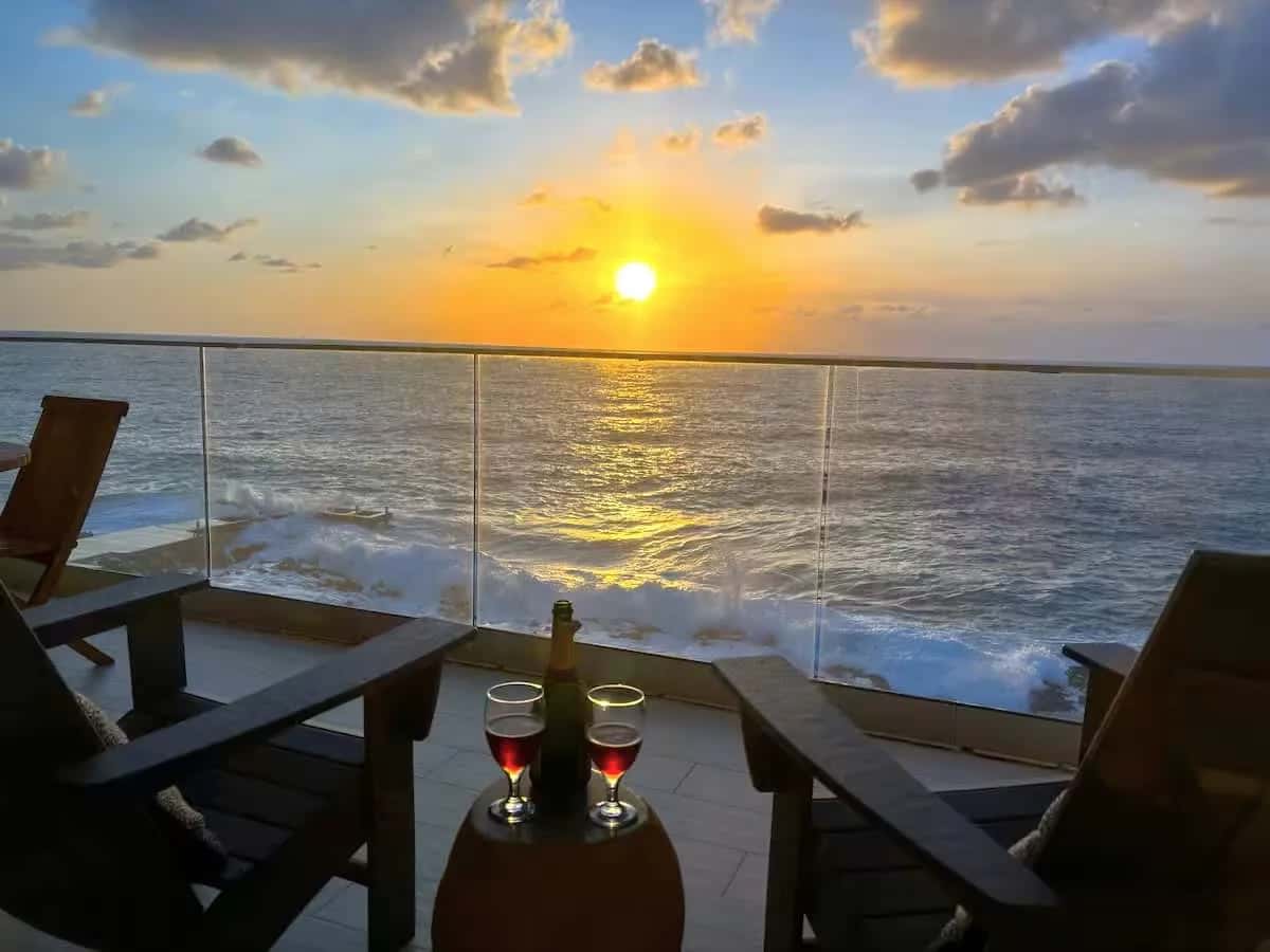 1-Zimmer Penthouse-Oceanfront Condo mit Infinity-Pool