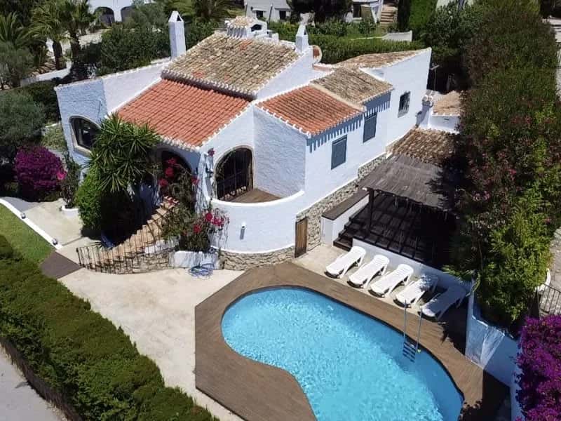 Tranquil Family Villa in Xàbia