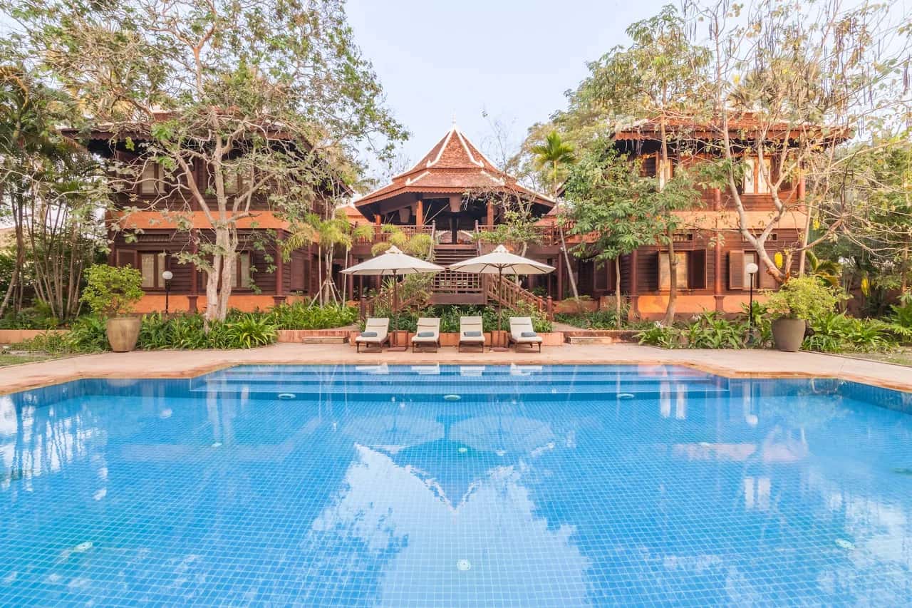 Grande Villa de Style Architectural Cambodgien