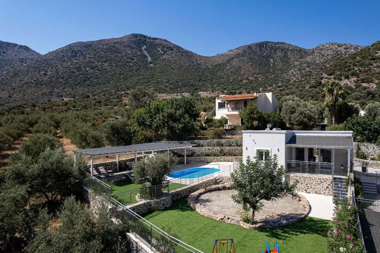 Exquisite Family Vacation Villa In Crete