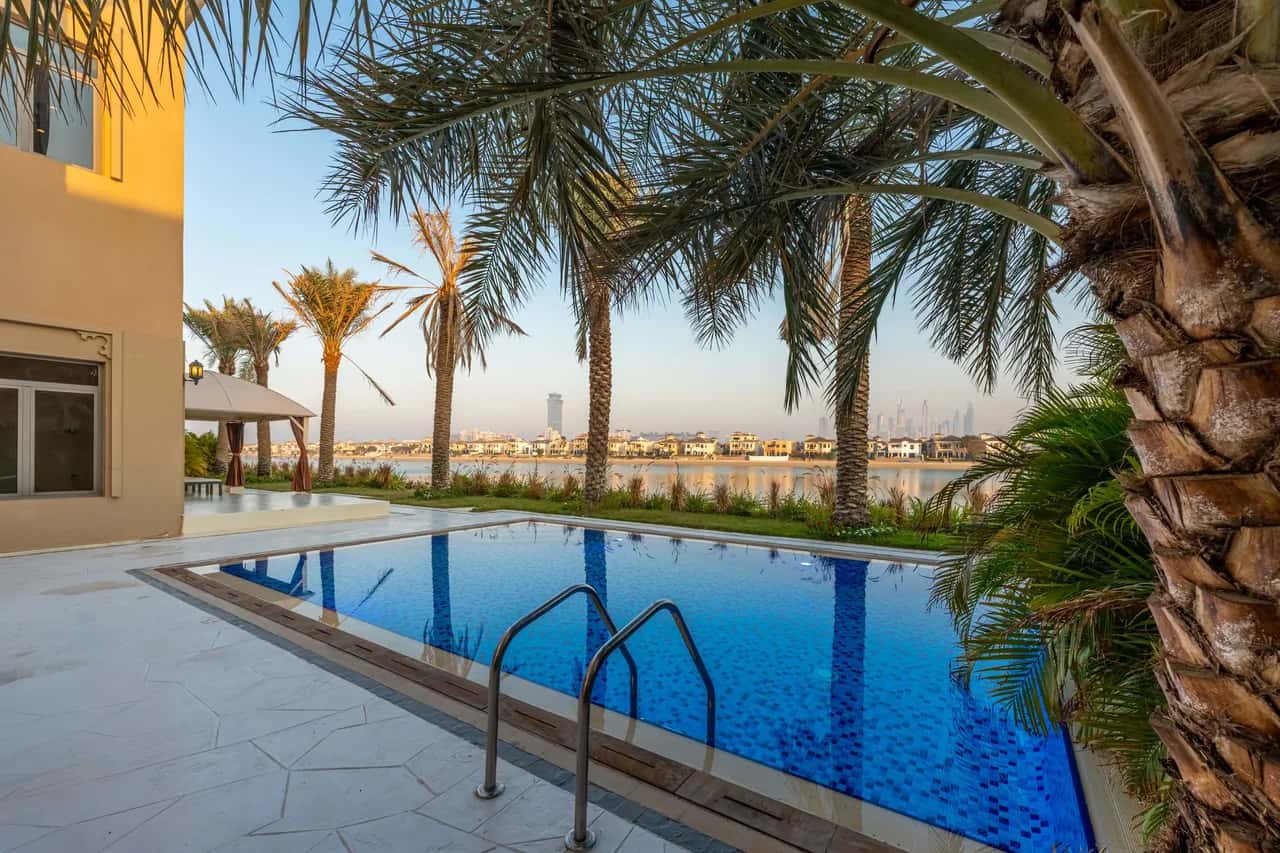 Exclusive Villa w/ Private Pool , Garden & Beach