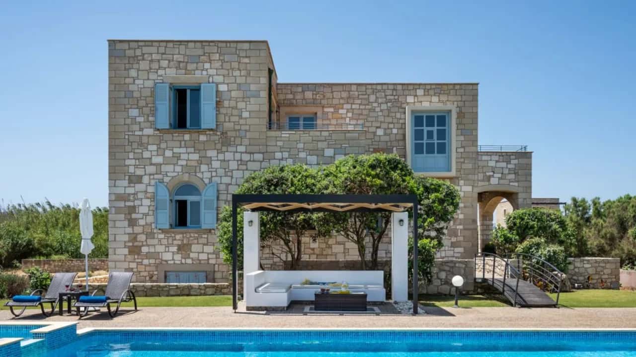 Exceptional Beachside Holiday Villa in Crete