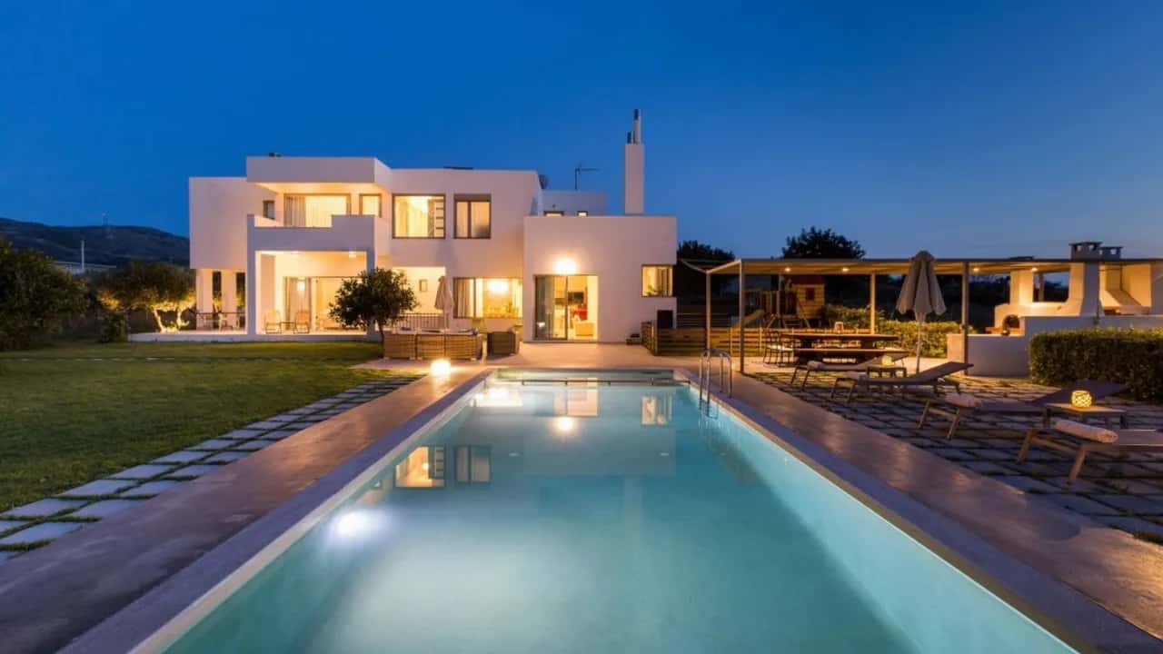 Luxuriöse Villa am Hang mit atemberaubendem Meerblick