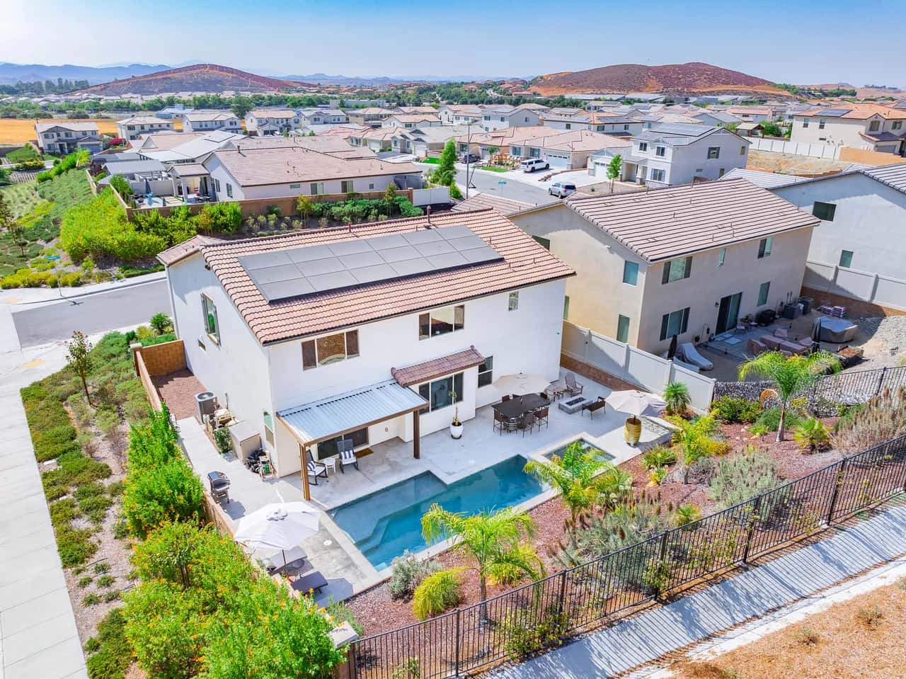 Casa de Lujo en la Región Vinícola con Piscina y Spa