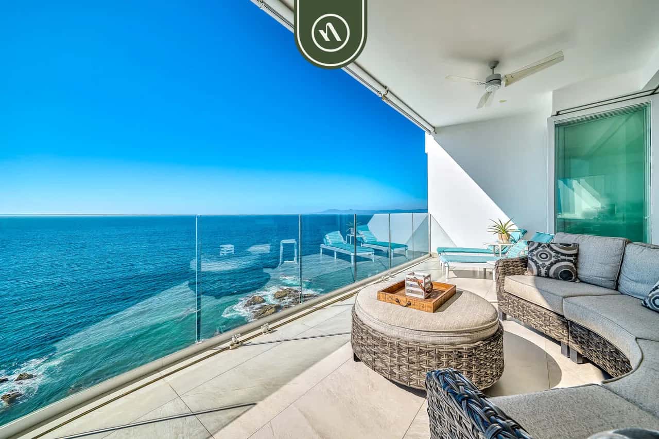 Oceanview Luxury Condo - Private Beach - Rooftpop