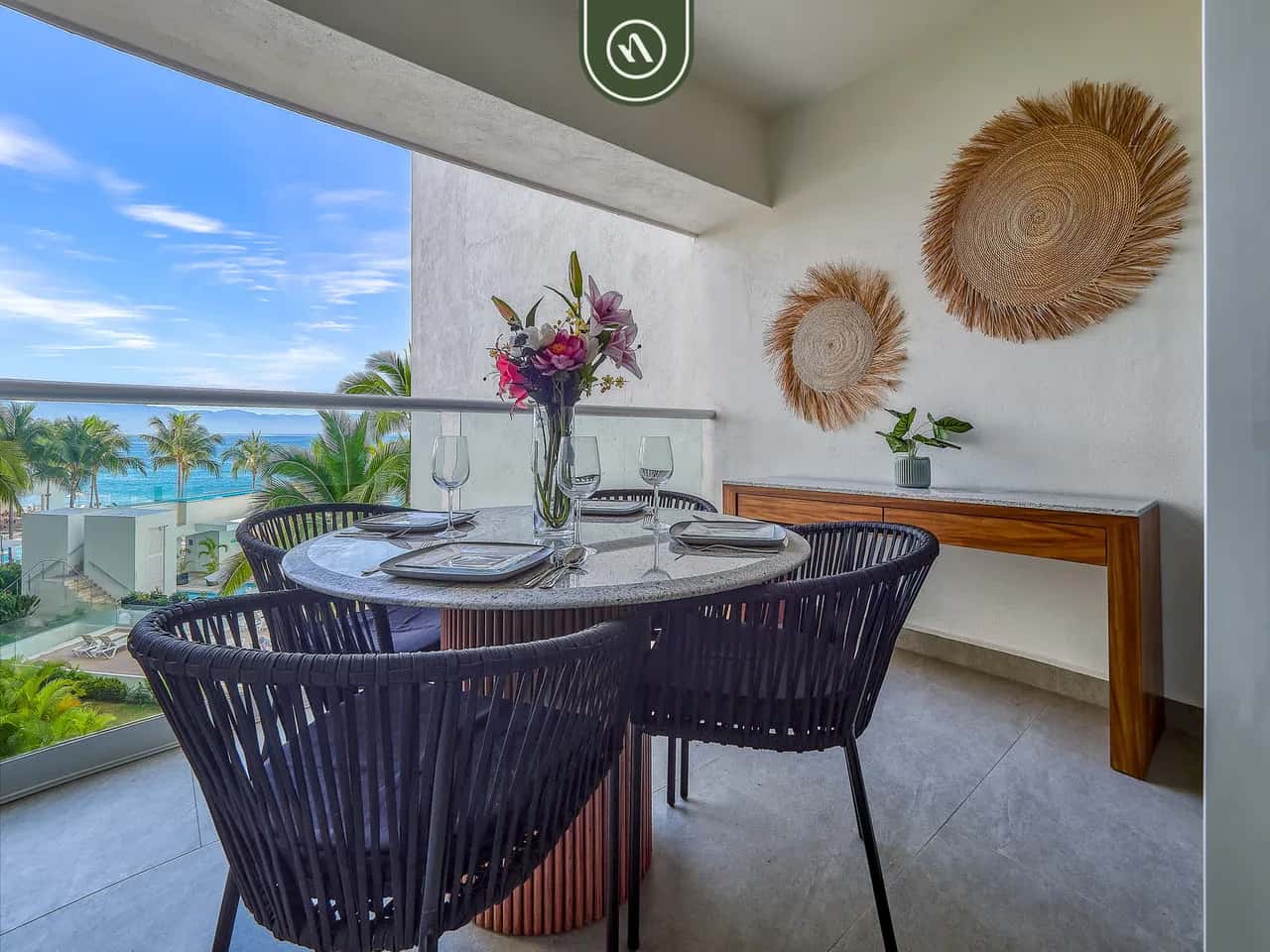 Stunning Oceanfront Condo - Rooftop - Beach - Pool