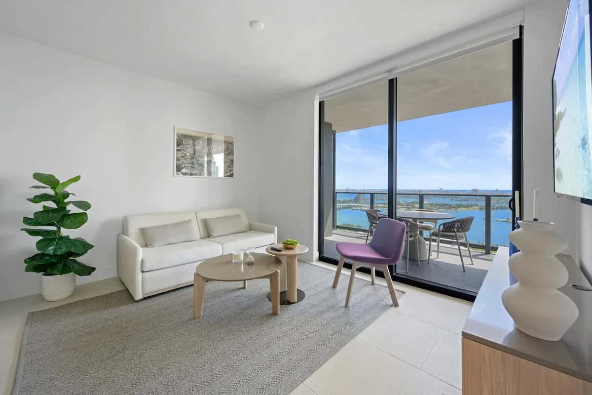 Contemporary Apartment in Downtown Miami