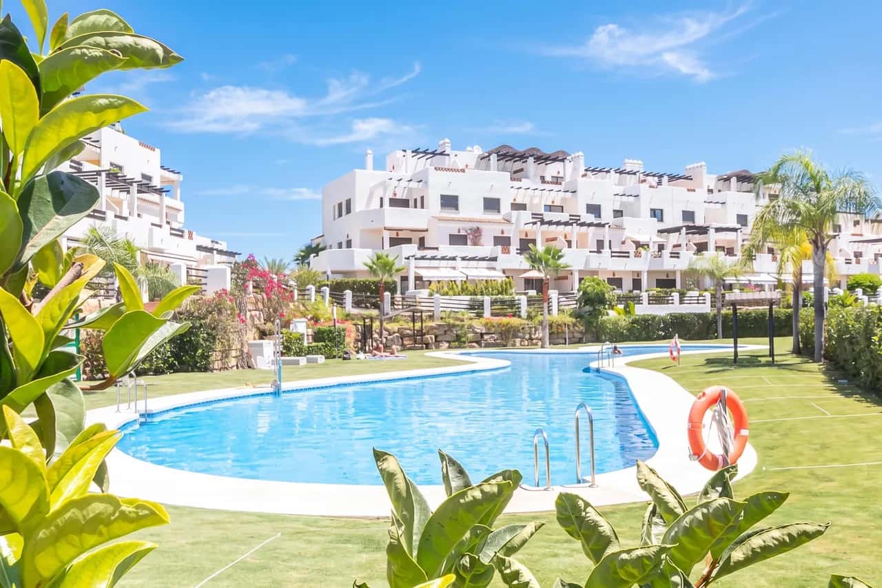 Familienfreundliches Sunset Golf Estepona mit Pool