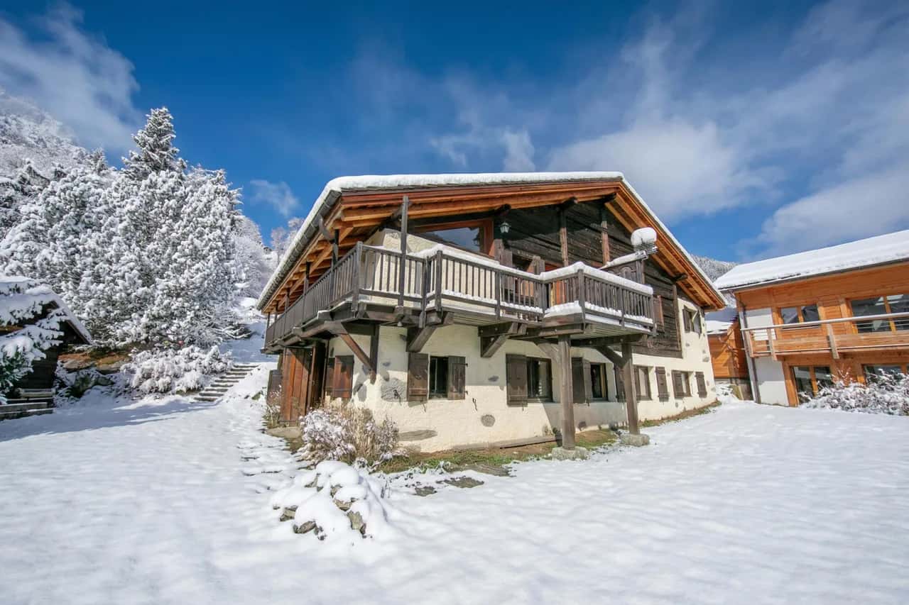 Chalet Du Croz RJ Historic Farmhouse Charm, Sleeps 8
