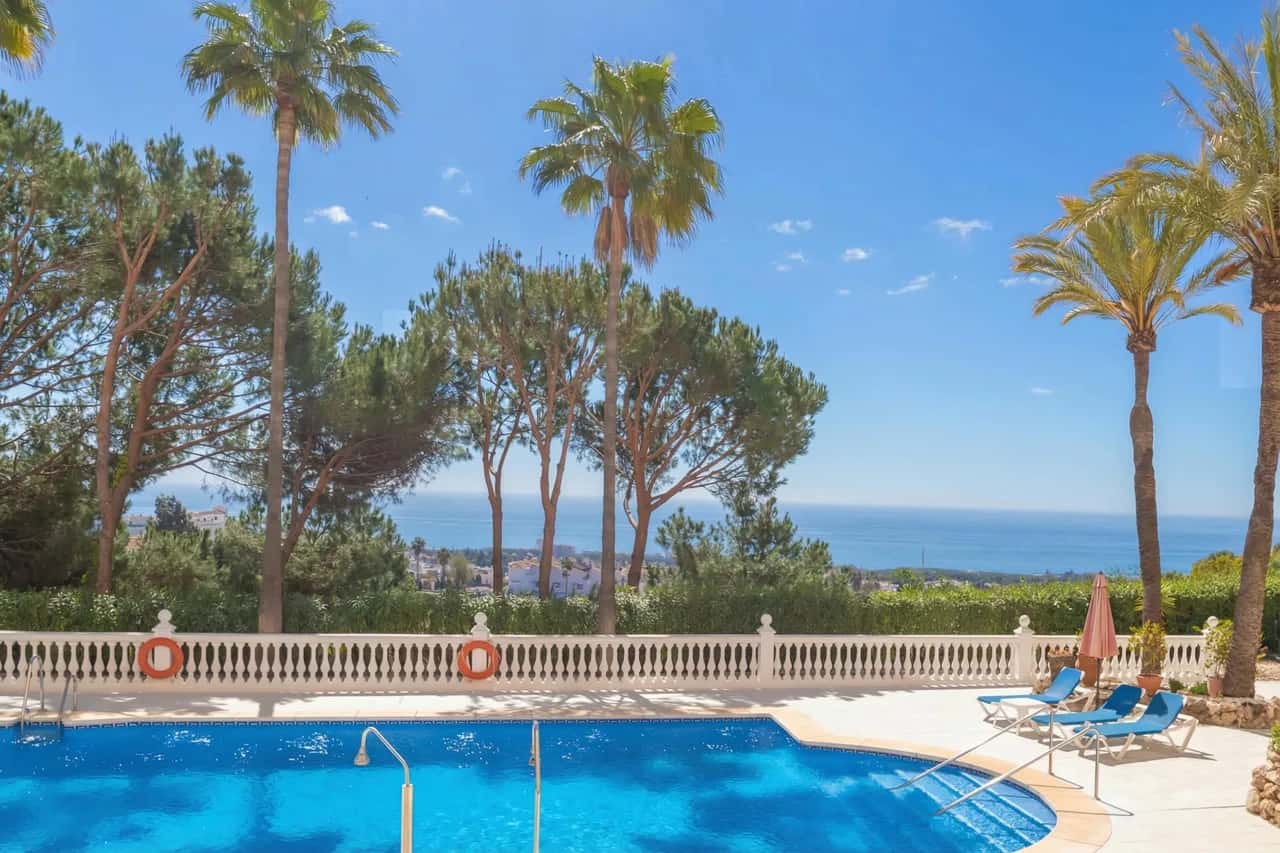 Calahonda Elegance With Pool And Sea View