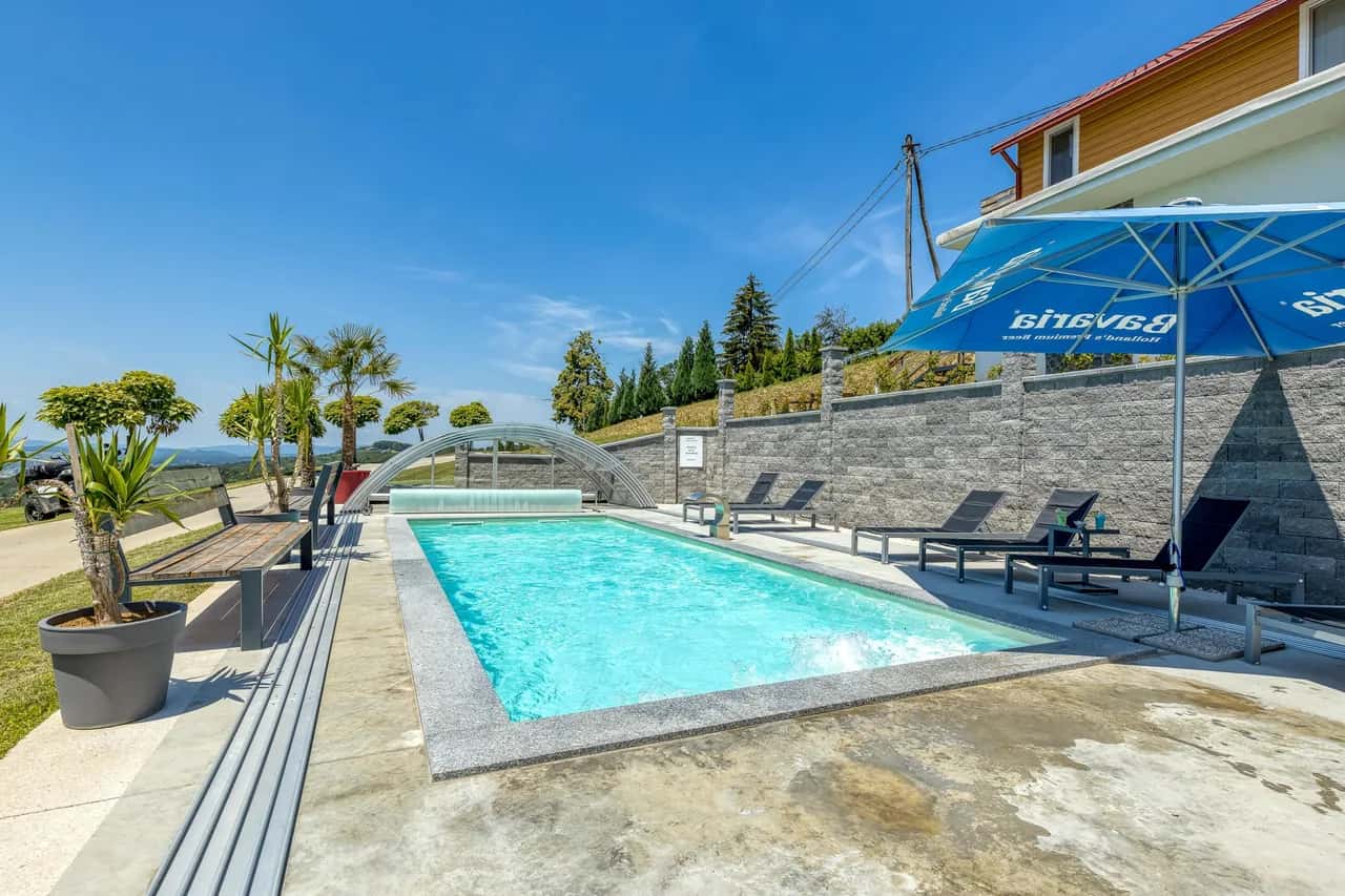 Pool & Whirlpool Villa Art Four