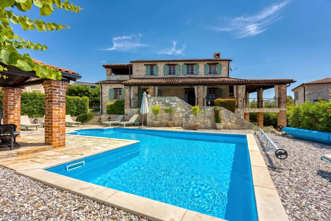 Rustikale Istrische Villa Amyra mit Pool