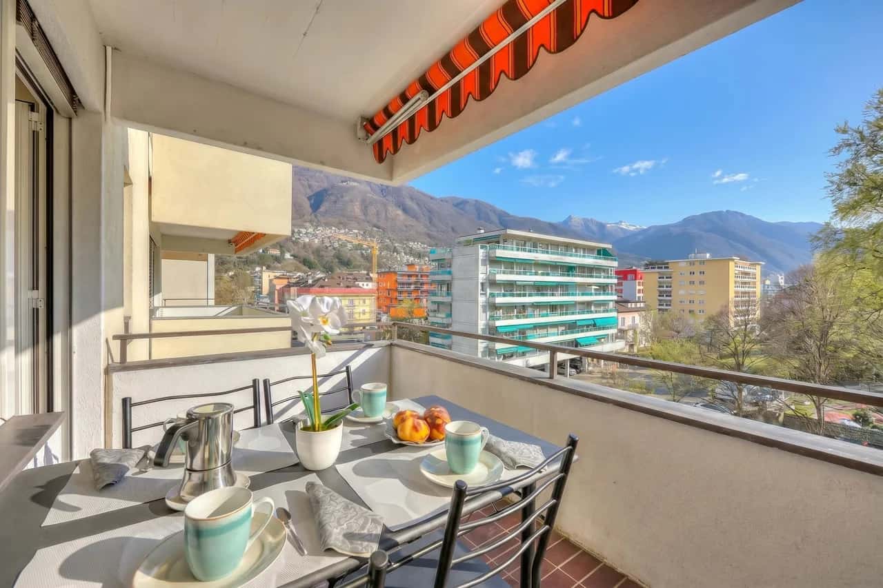 Appartement Lido Locarno avec Balcon et Parking