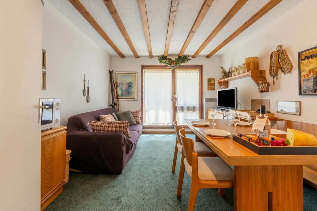 Apt Des Lacs Near Lac des Gaillands Balcony & Views