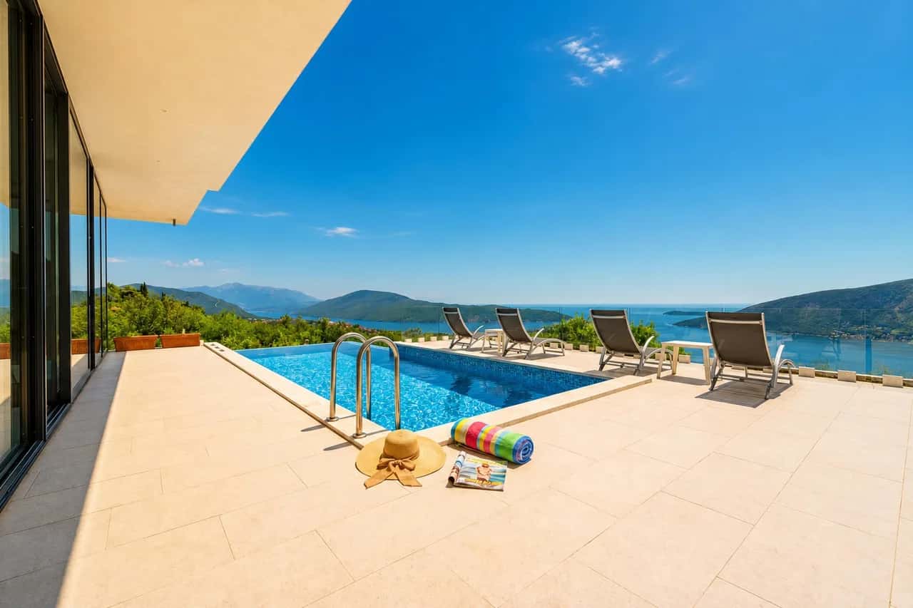 Pool Villa Luxoria Trebesin