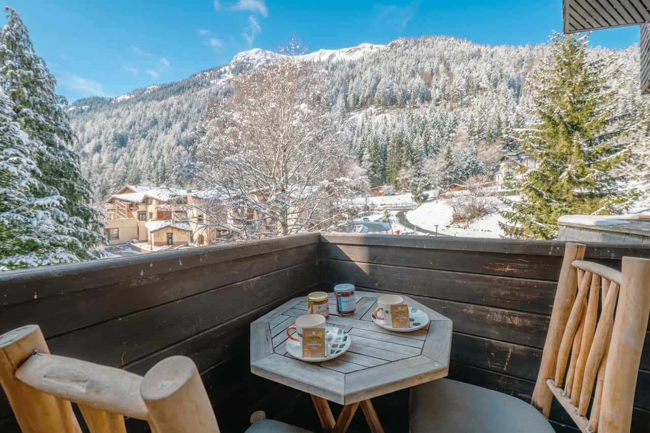 Grand Roc C103 280m von den Pisten, Aussicht, Parkplatz & WLAN