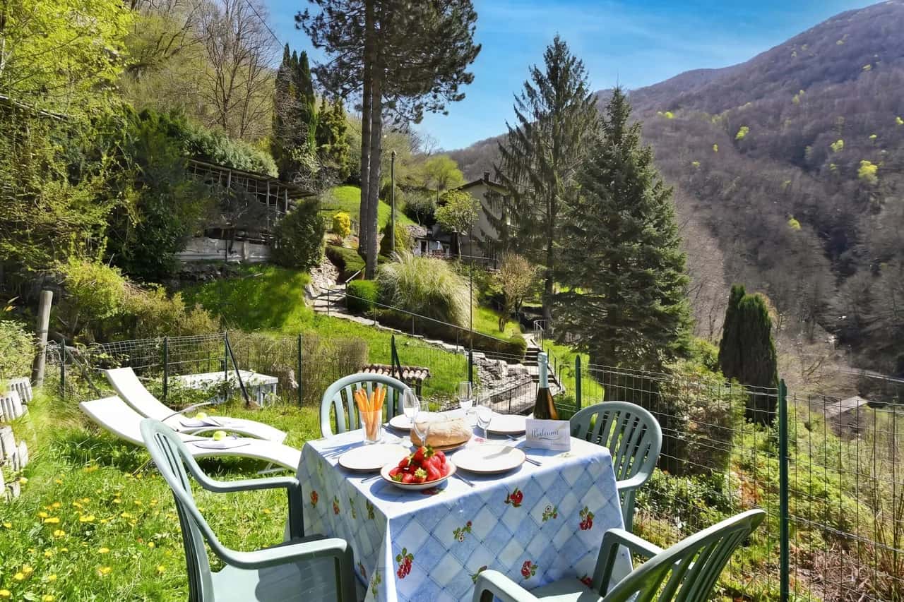 Casa Lara: Gemütliches Alpenhaus nahe Lugano + Garten (Platz für 5)