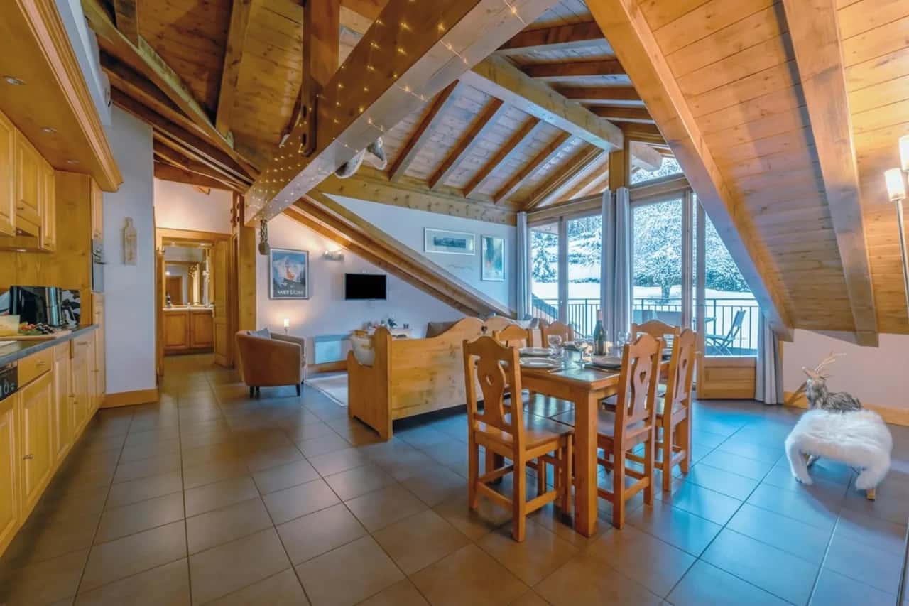 V Loriaz 44: Neben der Skilift; Pool, Sauna & Fitnessraum