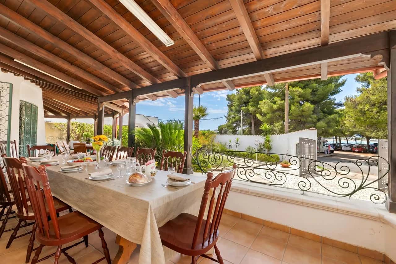 Villa Isidoro - Meerblick und Garten, 50m zum Strand