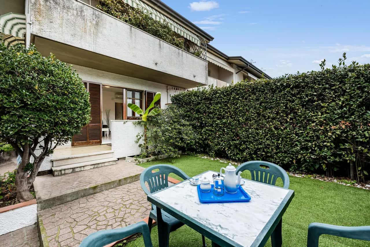Casa al Ponte dei Marmi avec jardin à quelques km de la mer