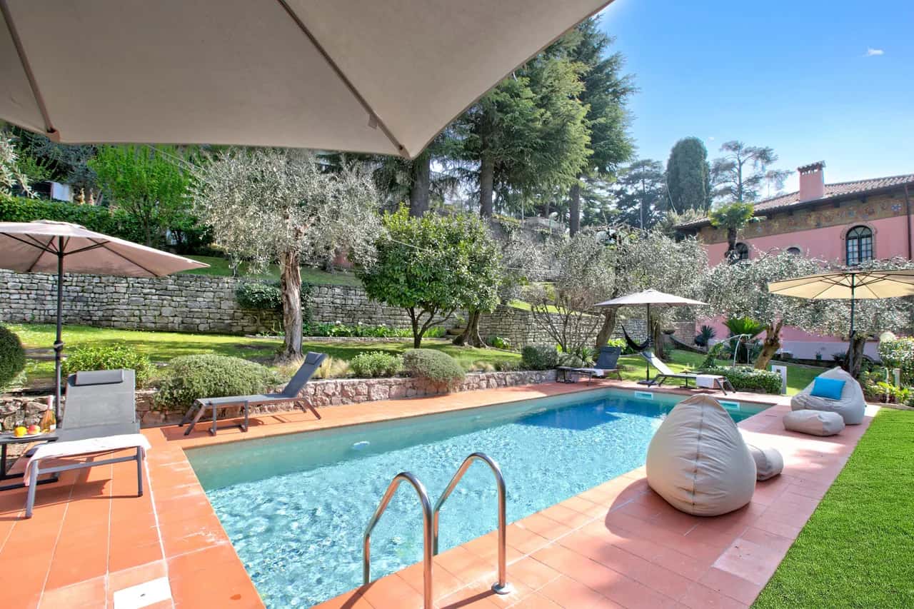 Villa Schlosser Lake Front & Private Pool