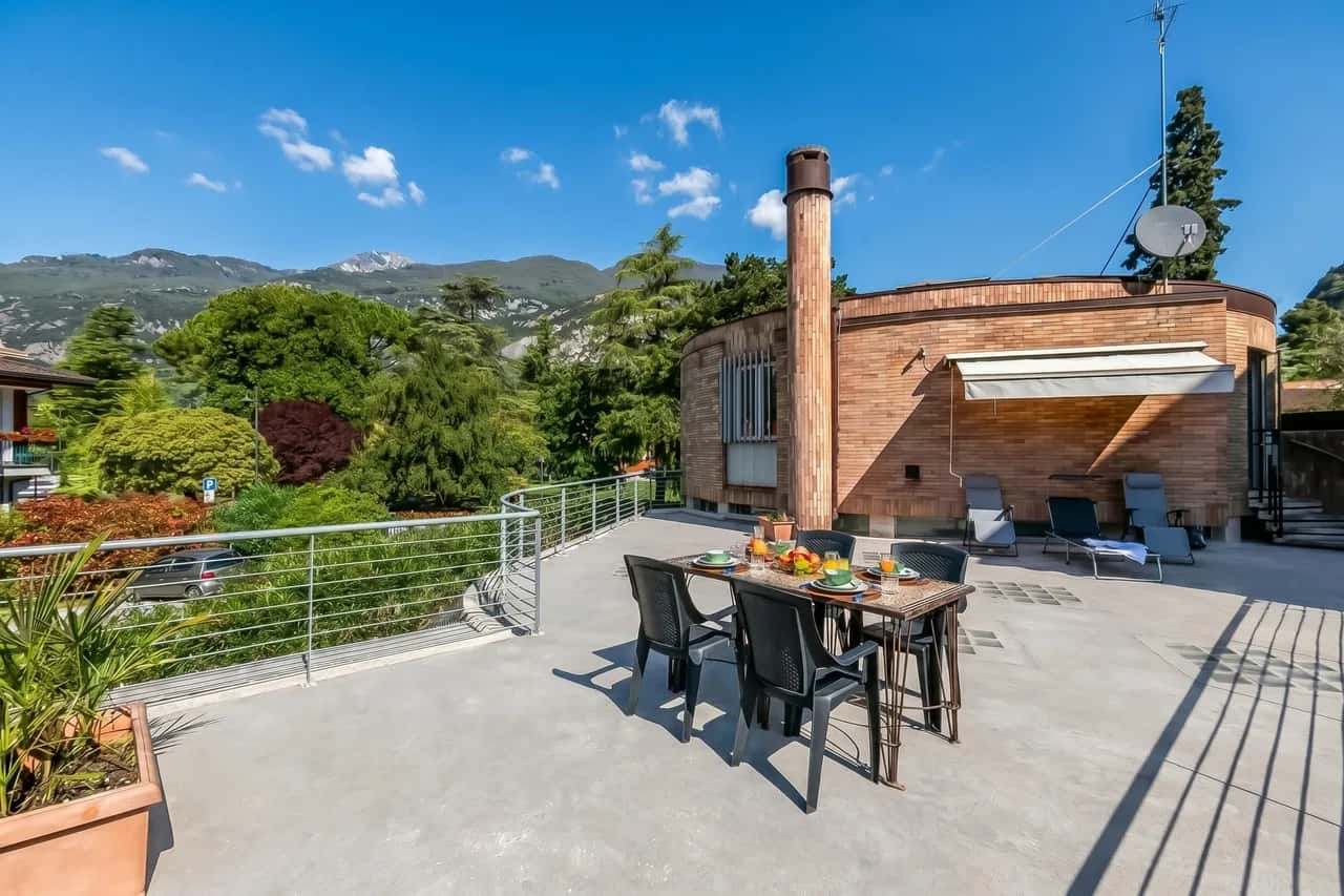The Arco Round House with Terrace & Parking