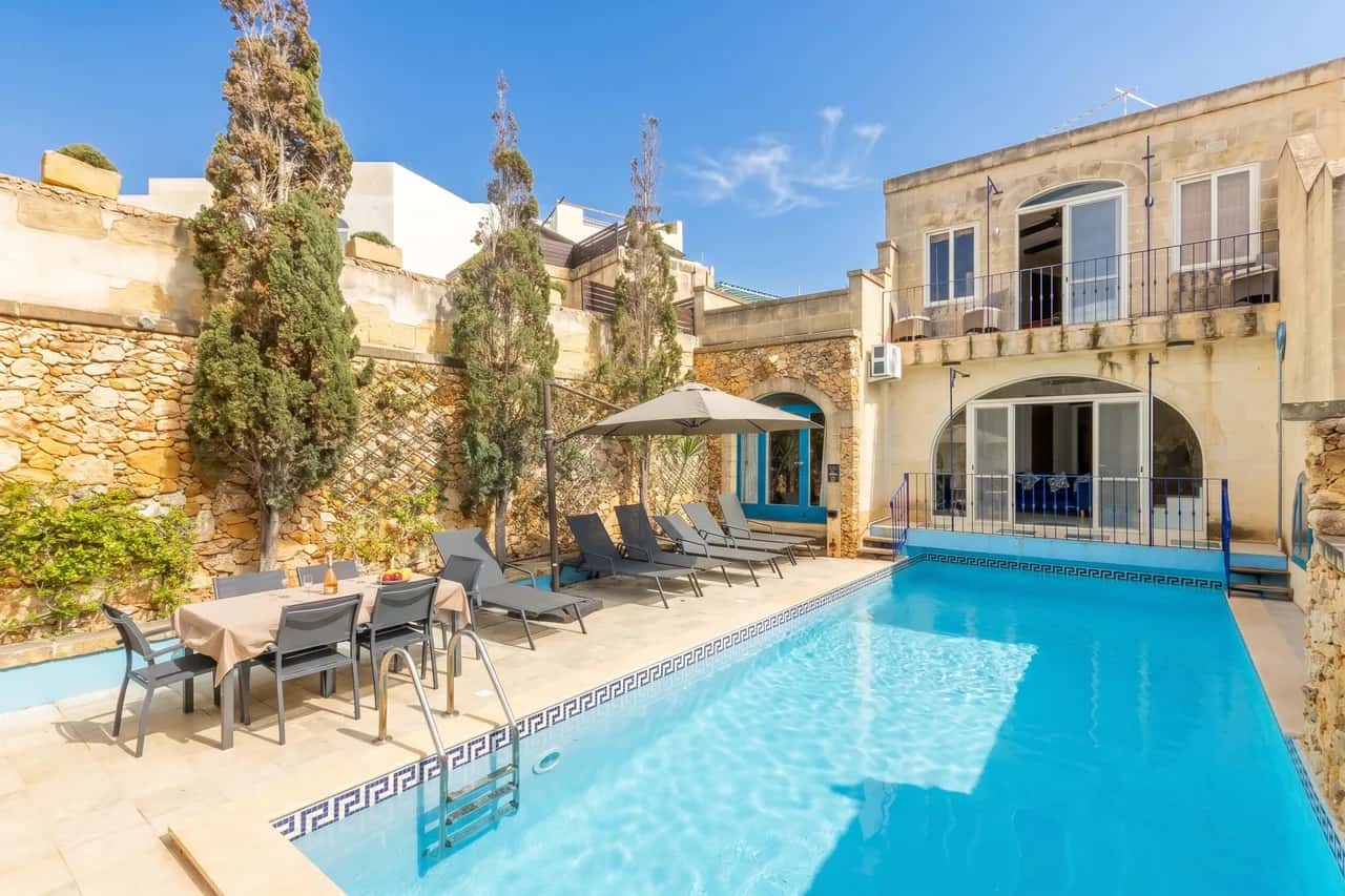 Dionisia Gozitan Villa und Pool