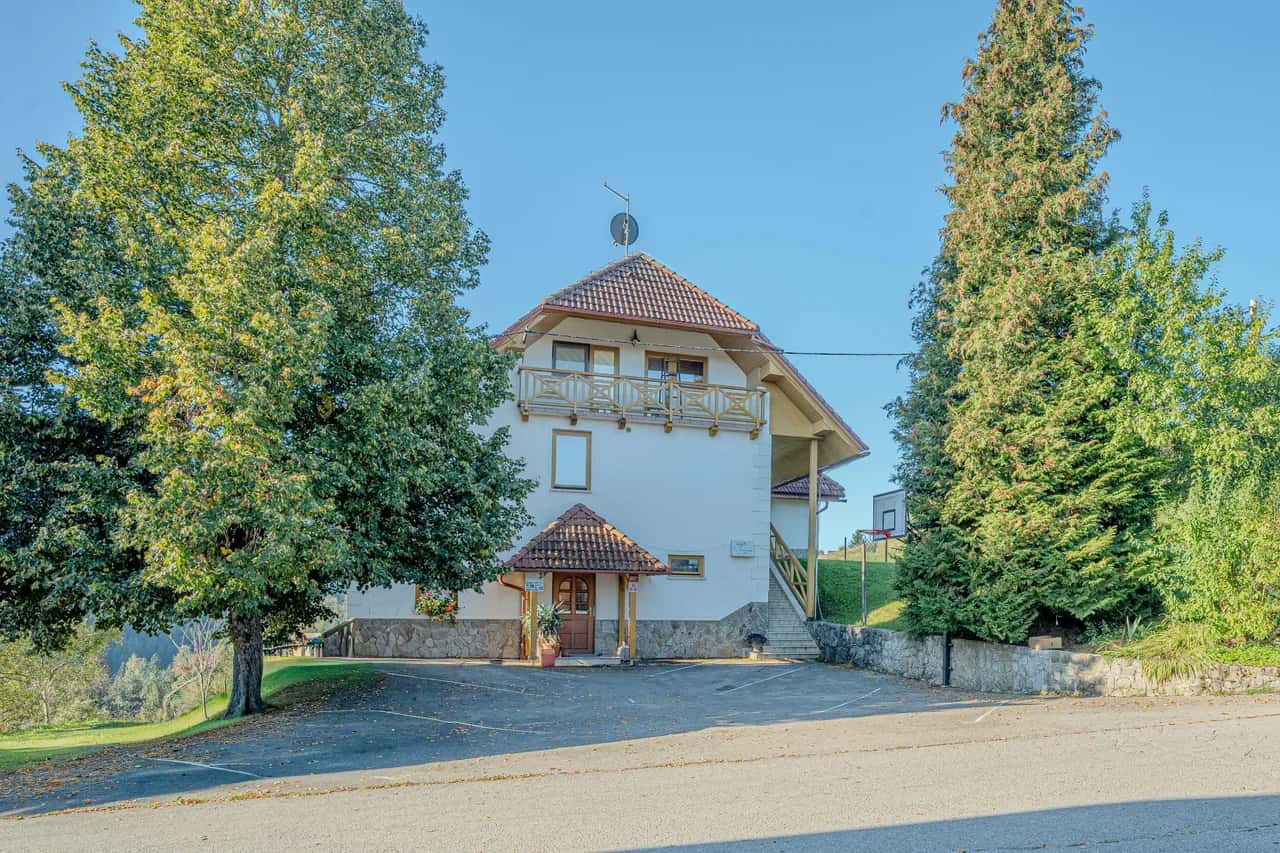 Farm Stay Oblak 1BR Apt Nataša + Shared Sauna