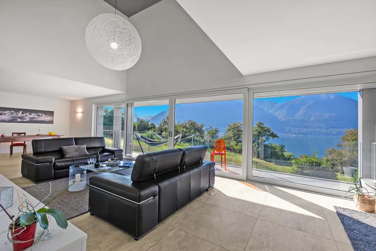 Villa Mondacce with Jacuzzi & Lake Views