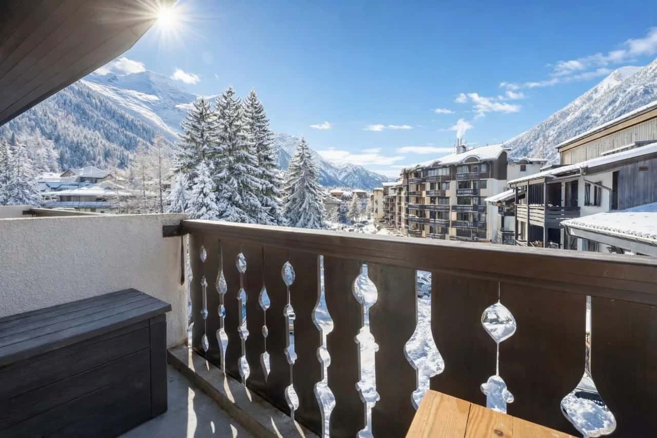 Cham Sud Iris361 Near Aiguille du Midi | Balcony Views