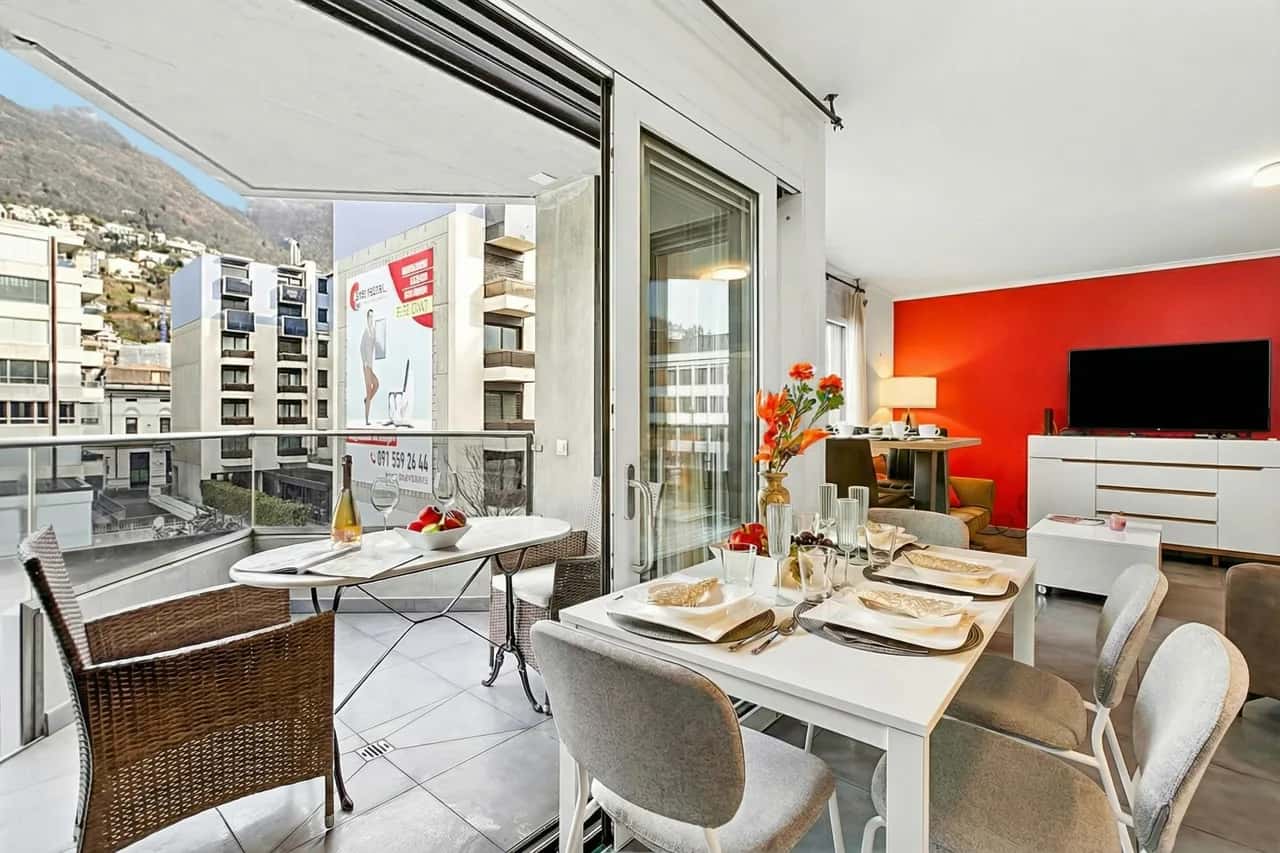Locarno Centro Apartment 2BR with Private Garage
