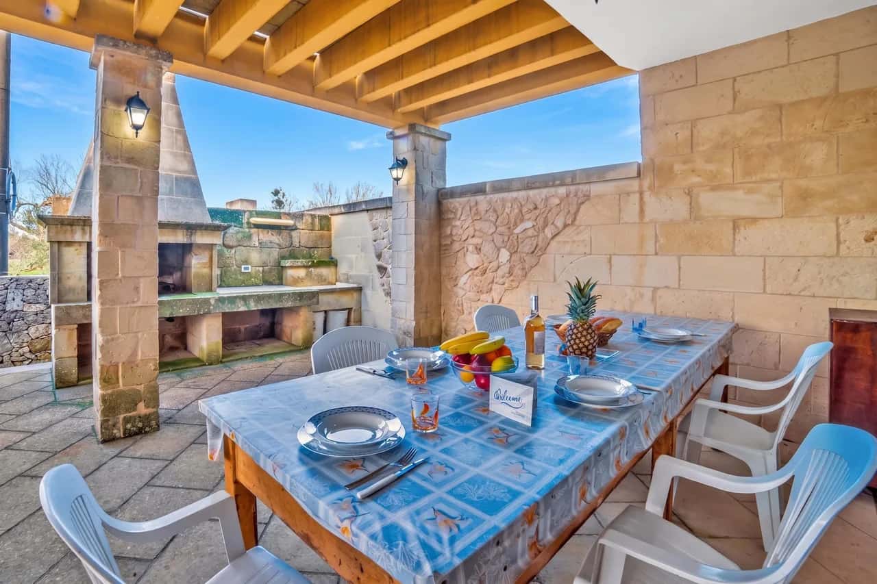 Villa Marta con Jardín Cerca del Mar