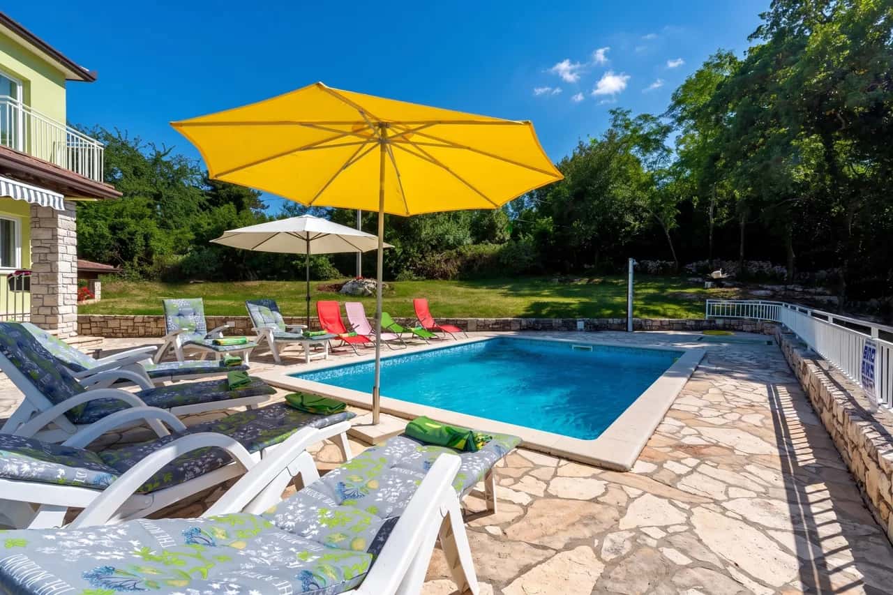 Villa Ester - Évasion avec Piscine Privée pour 8