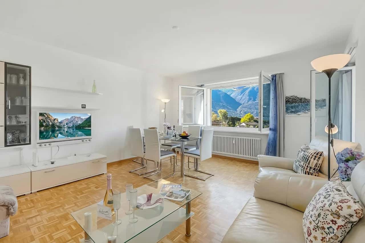 Il Tenero Appartement mit Balkon und Parkplatz