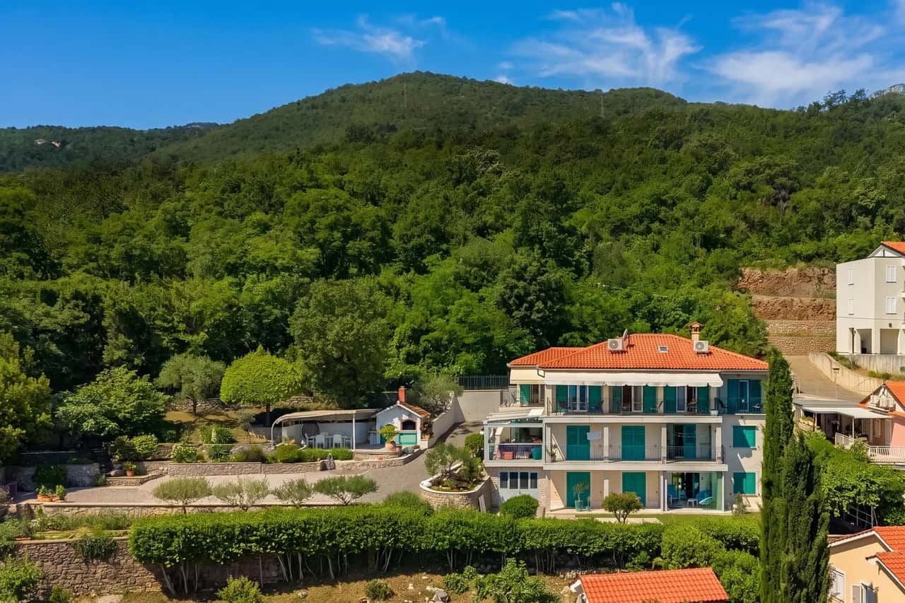 Beachside Villa Mia Apartment 2