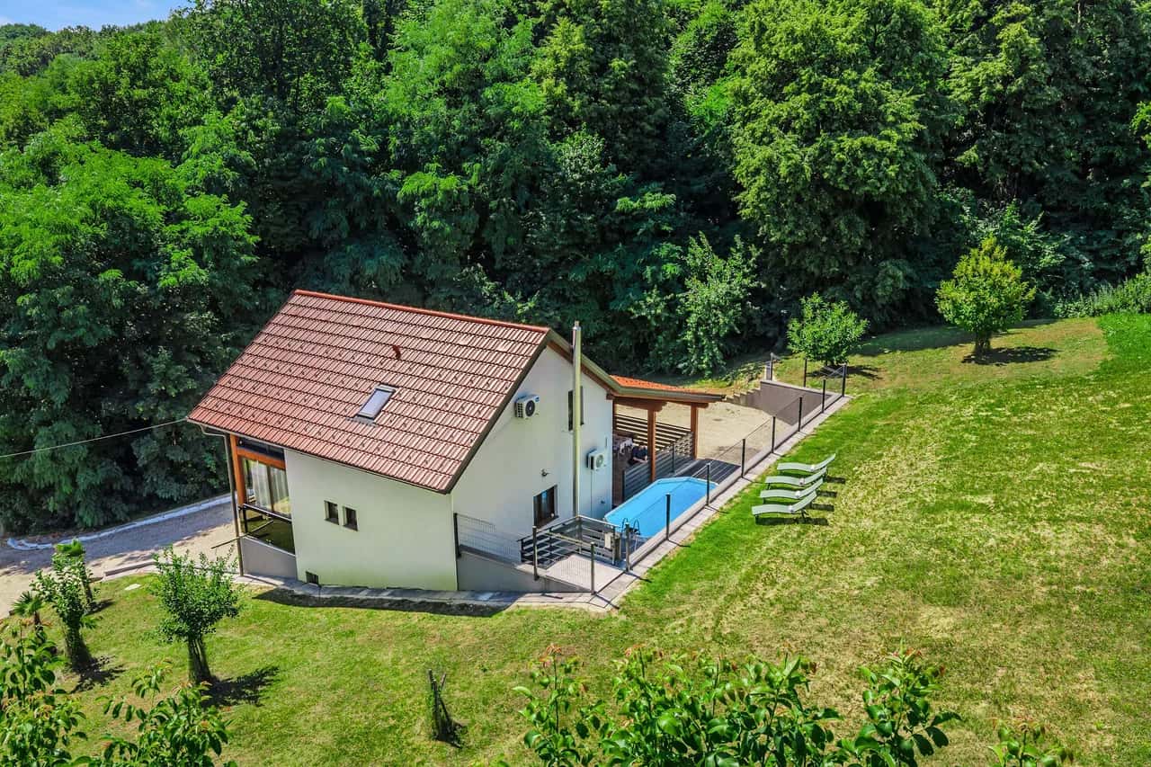 Greenwood Retreat With Hot Tub & Sauna