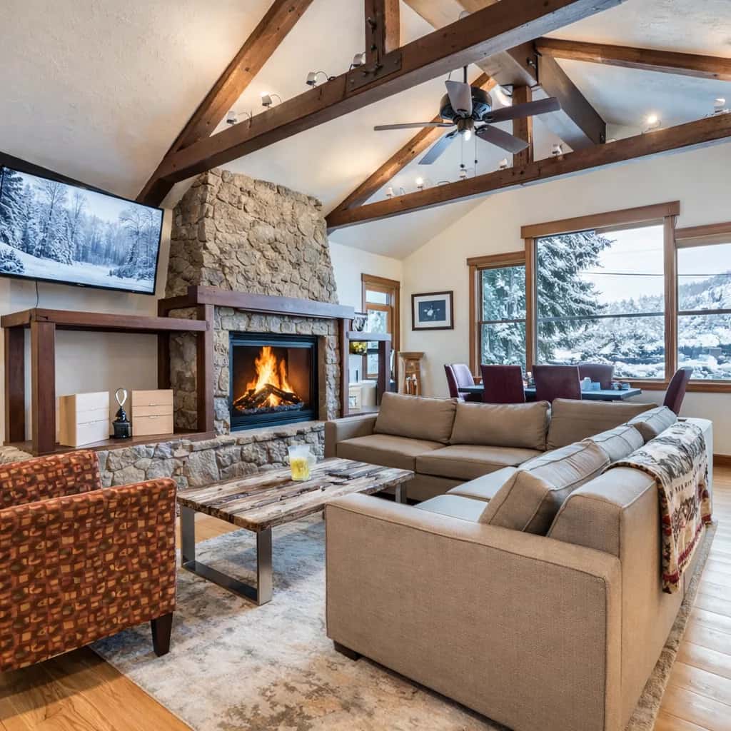 Luxury Old Town Retreat with Hot Tub Walk Everywhere 145