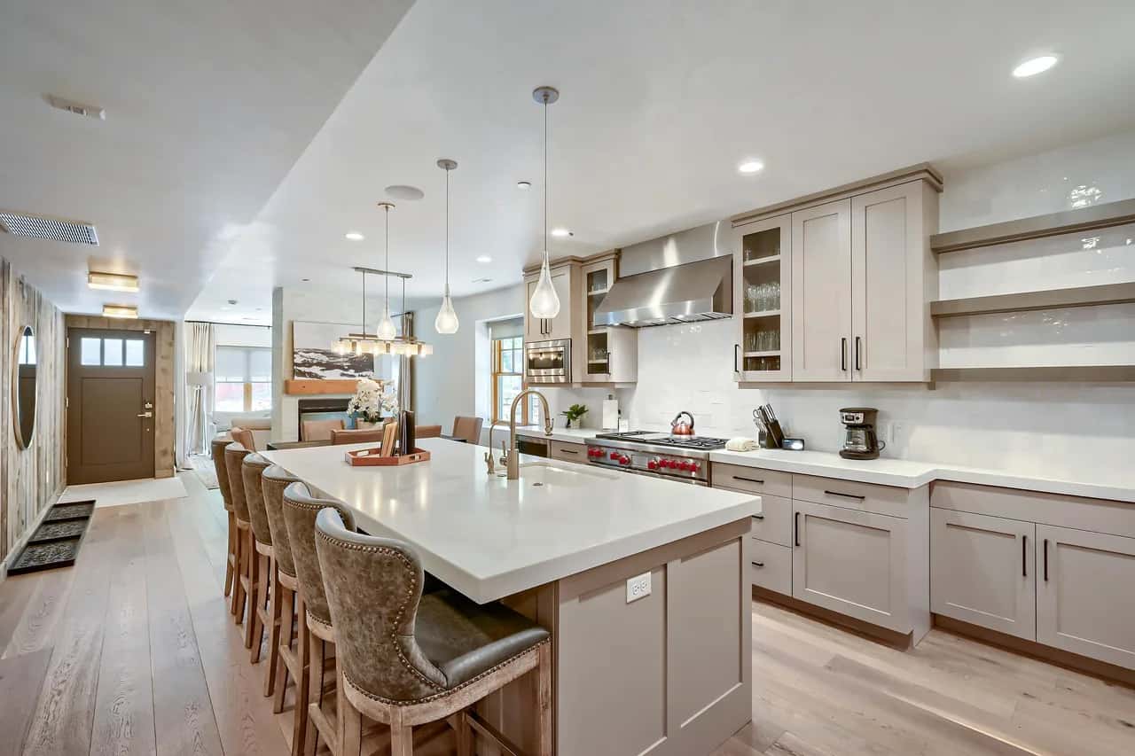 Luxury 6 Bedroom Old Town Escape Near Skiing and Dining 80