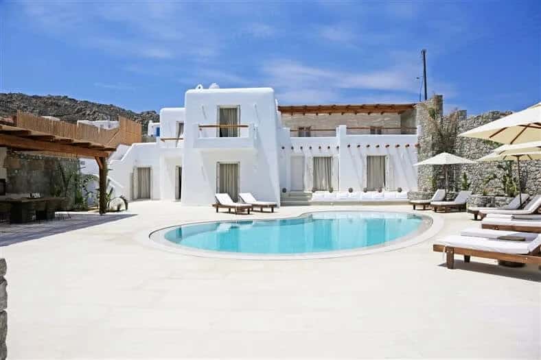 Spoiling artistic villa - stuning panoramic views