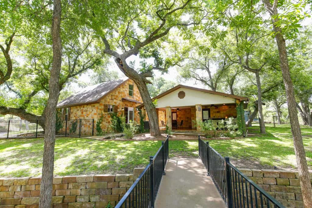 Creekside Retreat mit Concierge in Austin