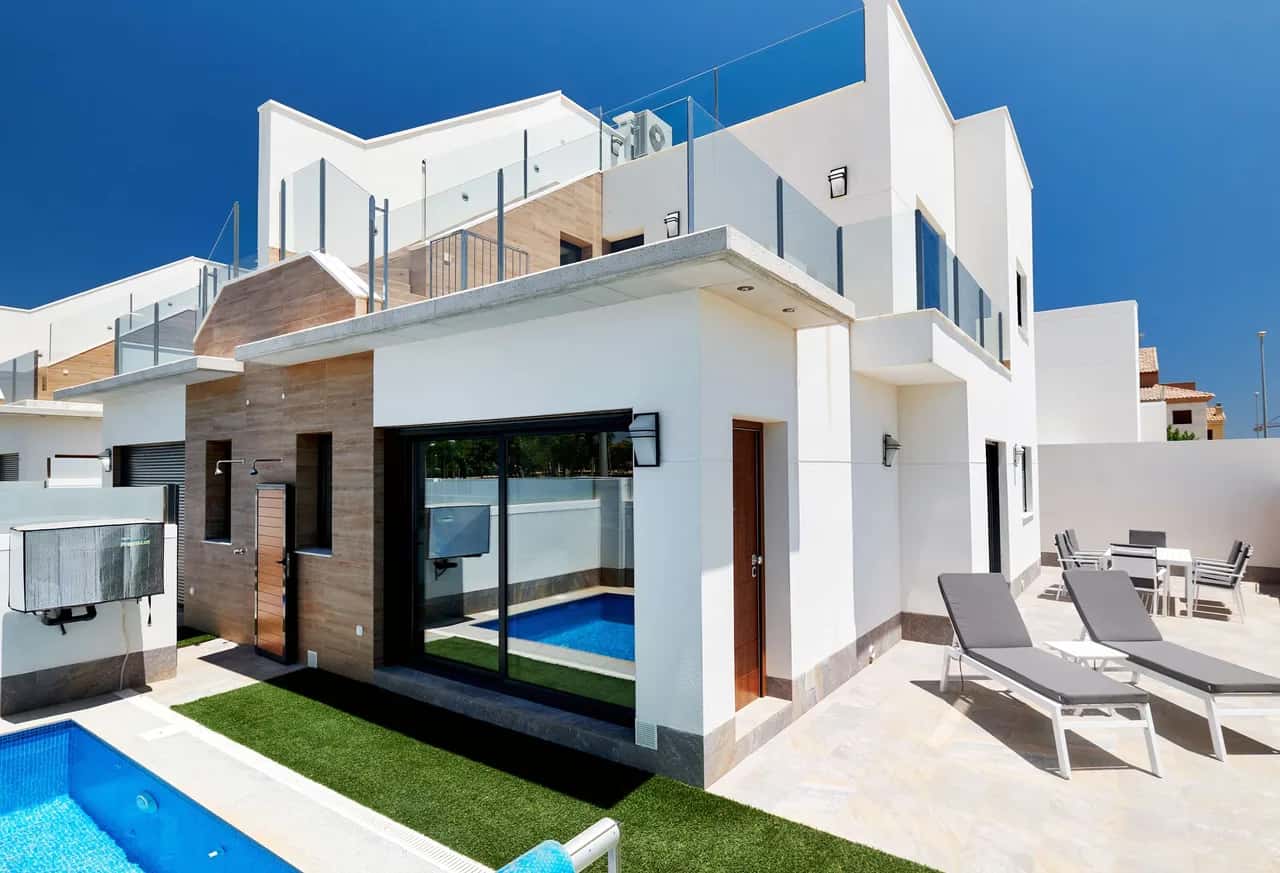 Private Pool Six Bedroom Villa in Comunidad Valenciana