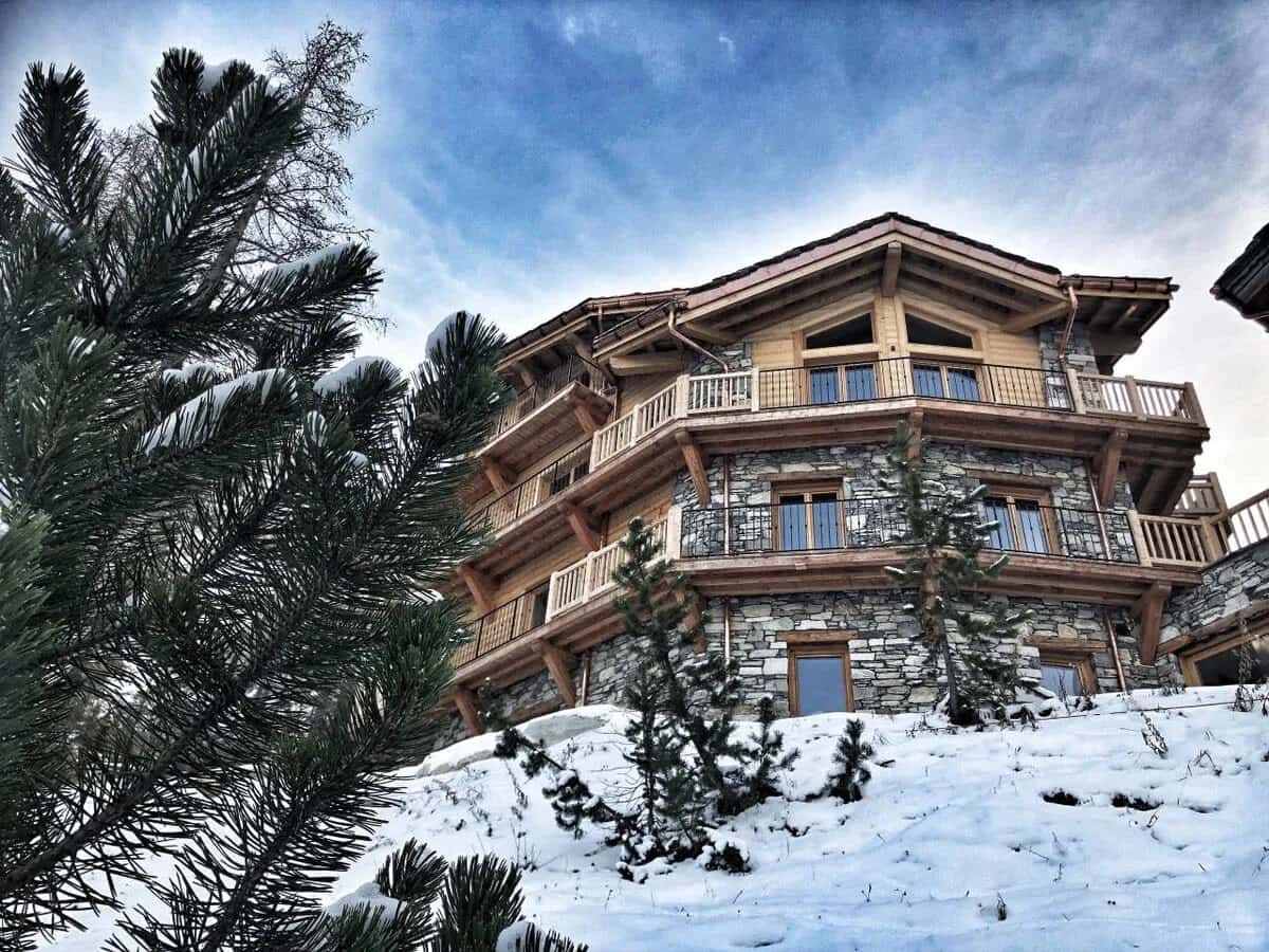 Sanctuary Chalet in the Heart of the Mountains