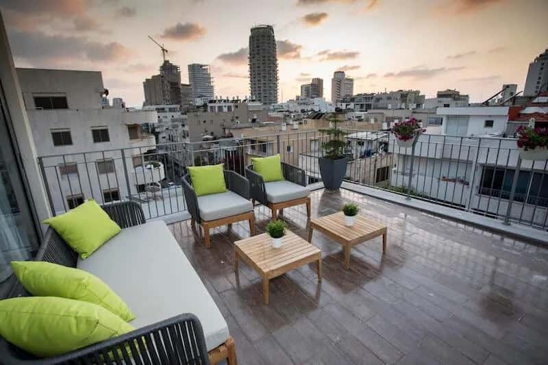 High Standard Mini Penthouse w/ Private Balcony