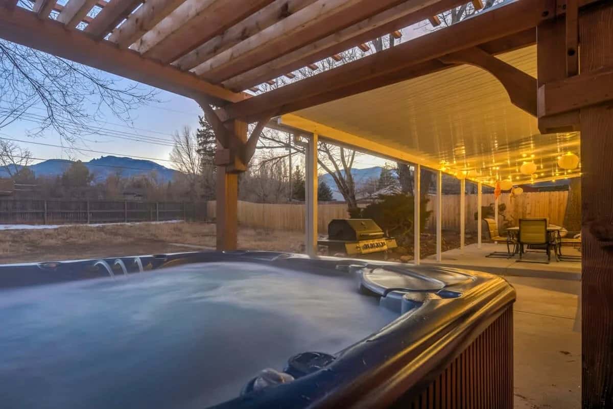 Hot Tub Mountain View Broadmoor Ranch Retreat Stay