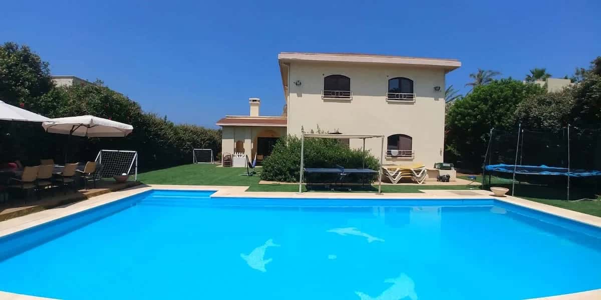 Delightful Villa with Pool & Close Beach Access