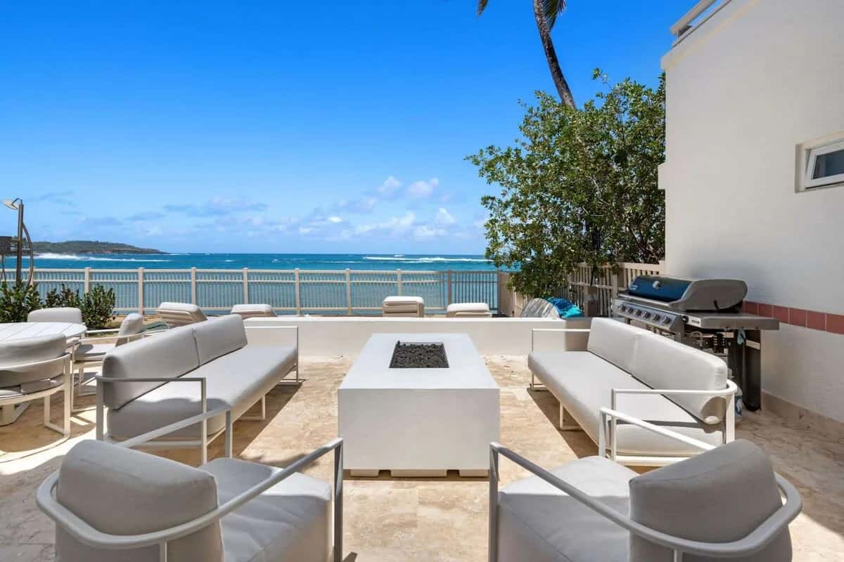 Enticing Pleasure Villa in an Exclusive Community