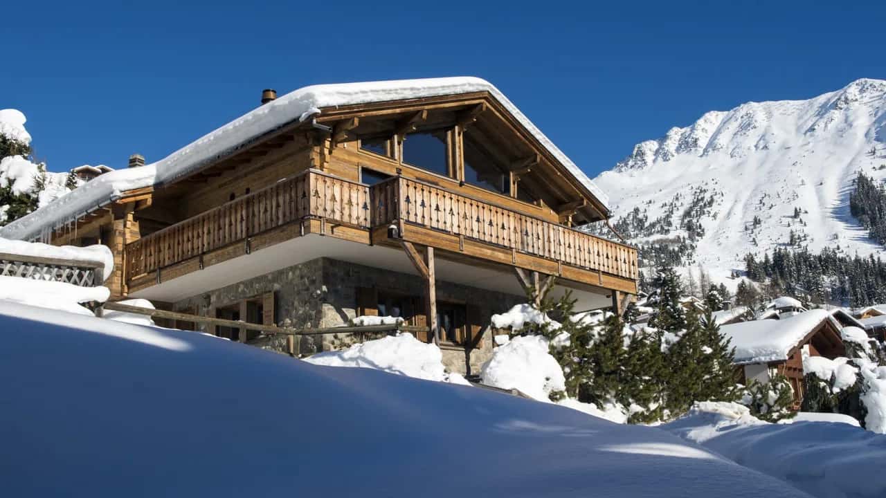 Deluxe Uplands Chalet with Mountain Views