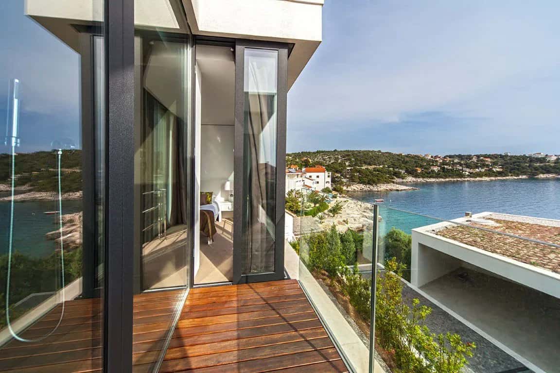 Villa In Perfect Location With Blue Ocean